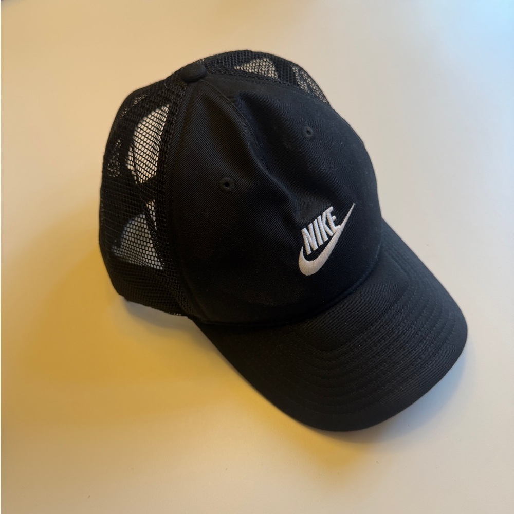 Nike Classic Black Trucker Cap